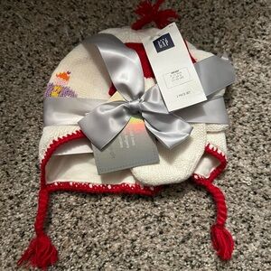 GAP Kids Festive Red and Cream Hat Set